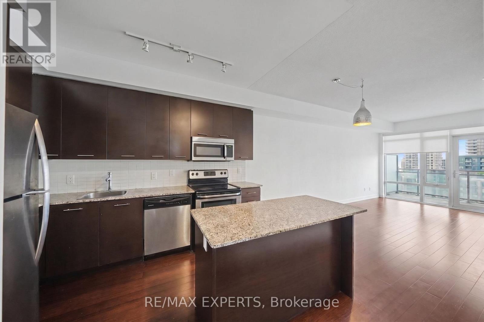 1007 - 365 Prince Of Wales Drive, Mississauga, Ontario  L5B 0G6 - Photo 2 - W13145586
