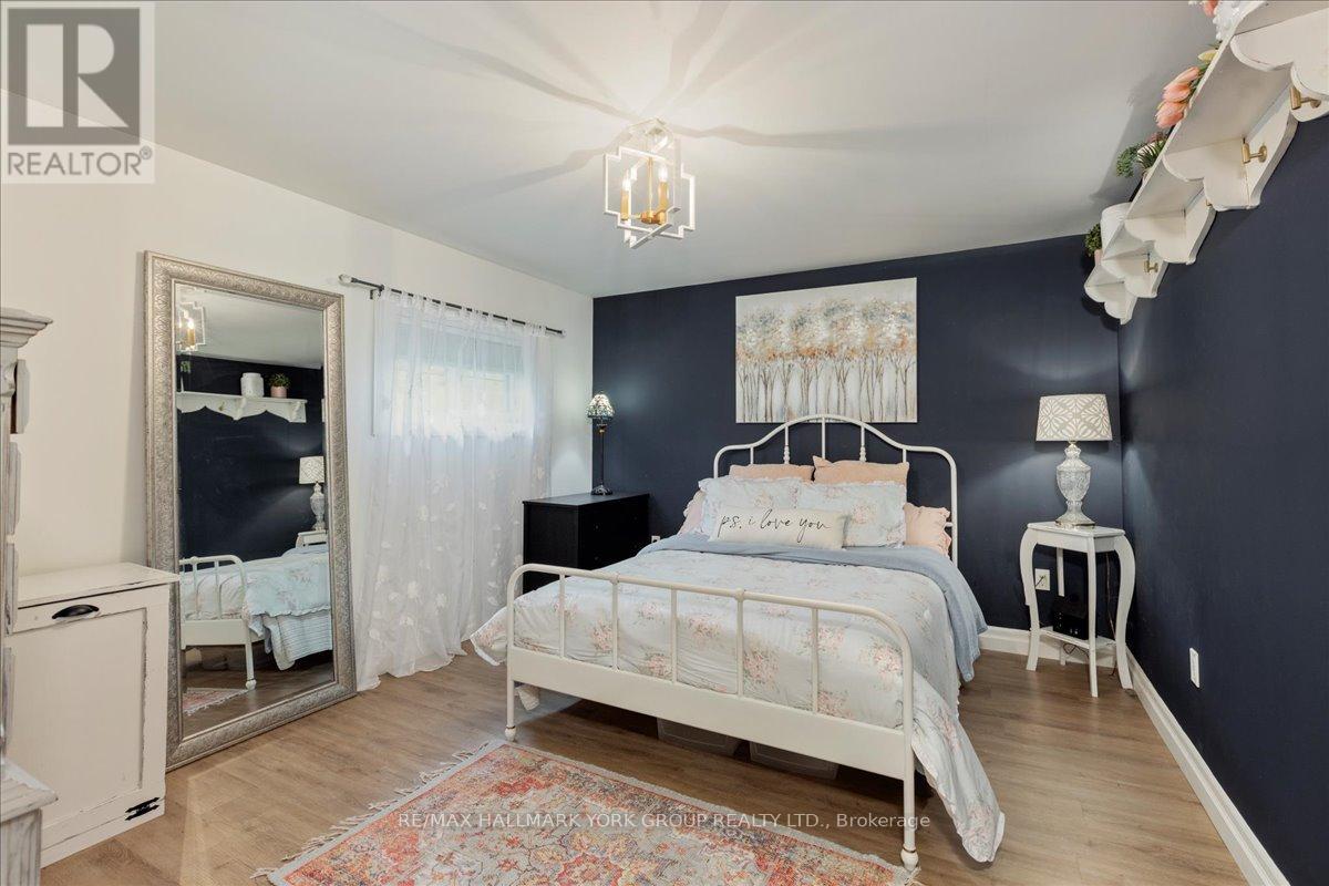 19 Metro Road S, Georgina, Ontario  L4P 1V7 - Photo 17 - N13431868