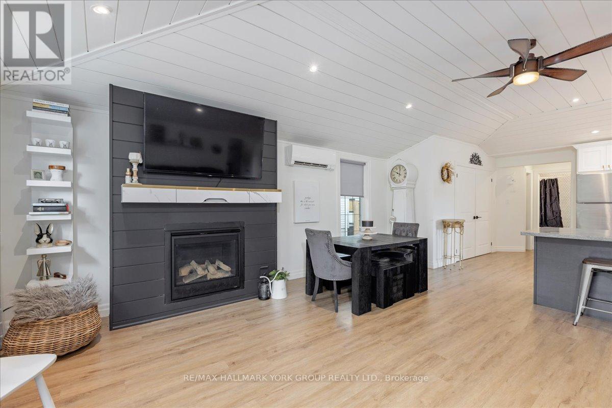 19 Metro Road S, Georgina, Ontario  L4P 1V7 - Photo 5 - N13431868