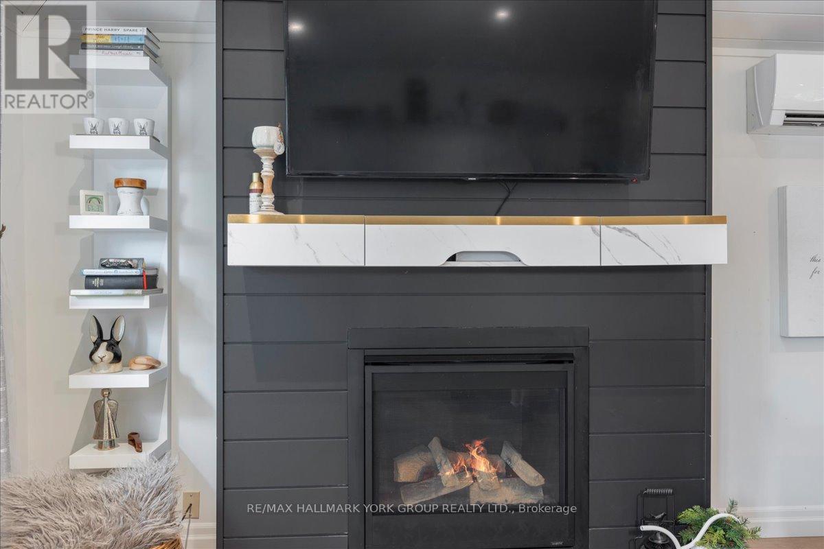 19 Metro Road S, Georgina, Ontario  L4P 1V7 - Photo 7 - N13431868