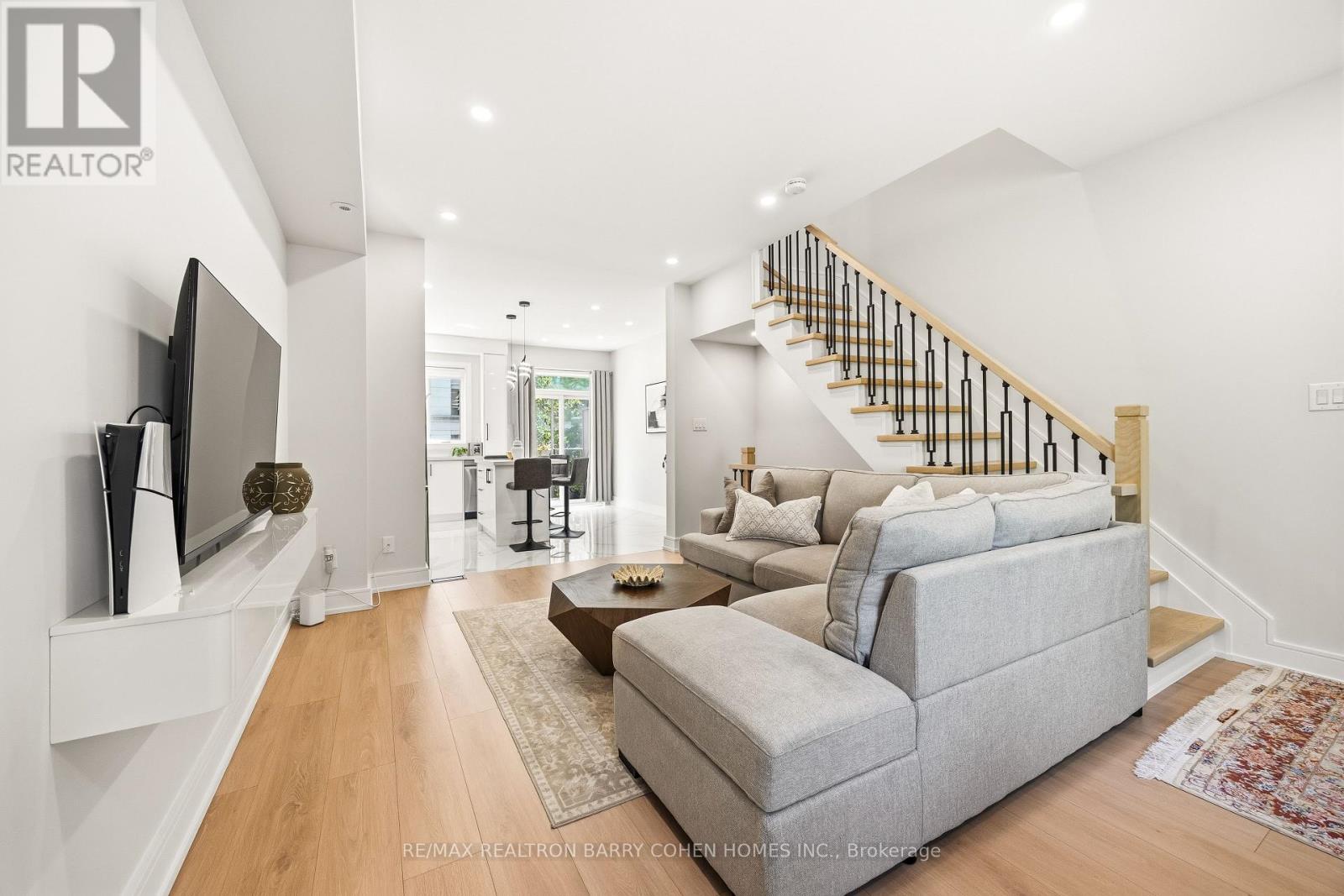 21 - 21 Galleria Parkway, Markham, Ontario  L3T 0A4 - Photo 2 - N13432034