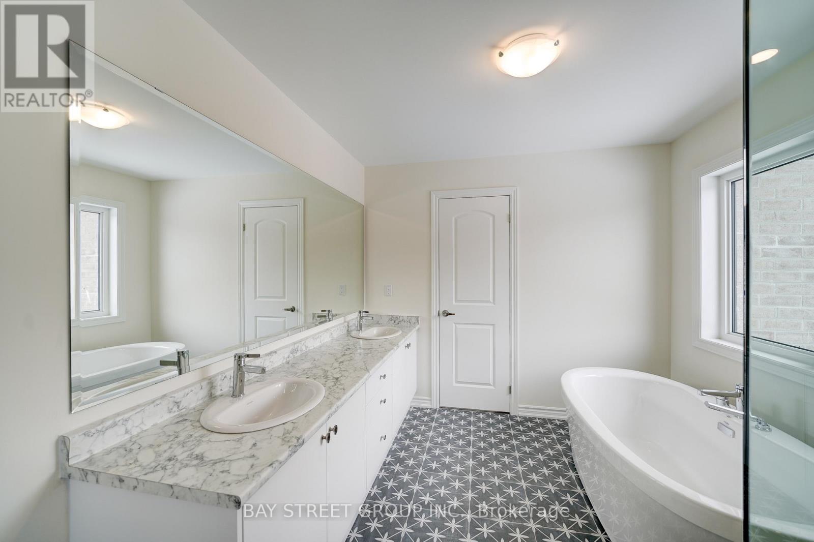25 Garrett Styles Drive, Georgina, Ontario  L4P 0J1 - Photo 32 - N13432154