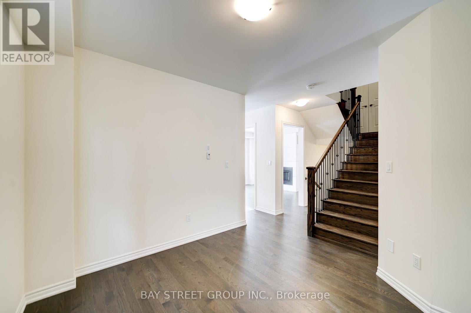 25 Garrett Styles Drive, Georgina, Ontario  L4P 0J1 - Photo 7 - N13432154