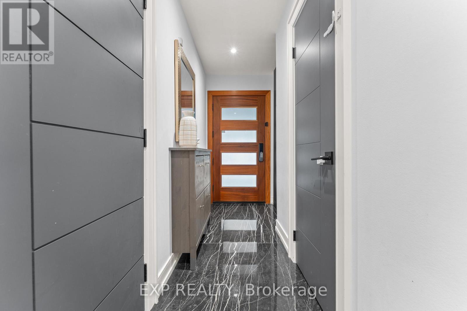 442 Heddle Crescent, Newmarket, Ontario  L3X 2J3 - Photo 2 - N13432158