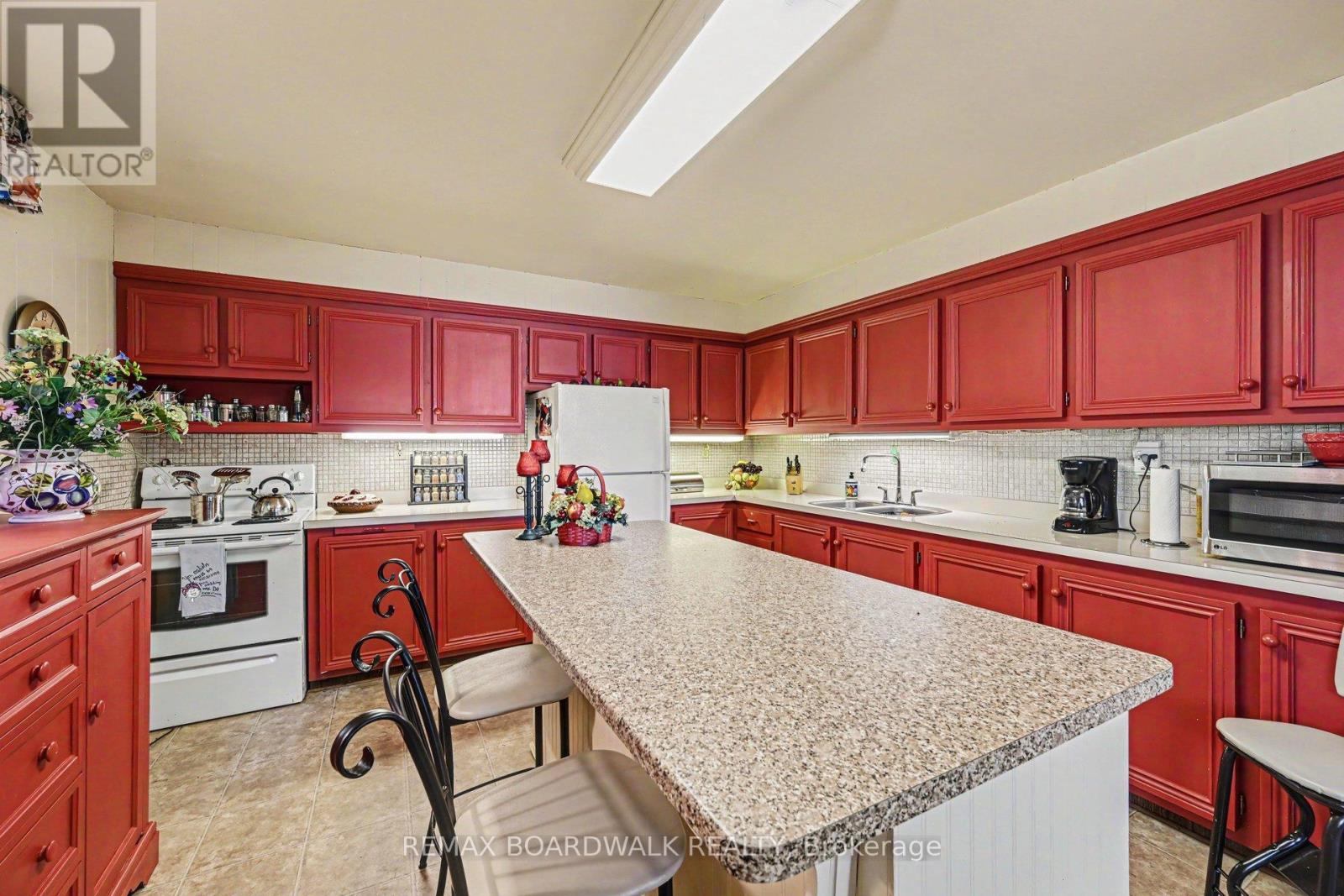 126 Lakeshore Drive, Lanark Highlands, Ontario  K0A 3L0 - Photo 10 - X13431142