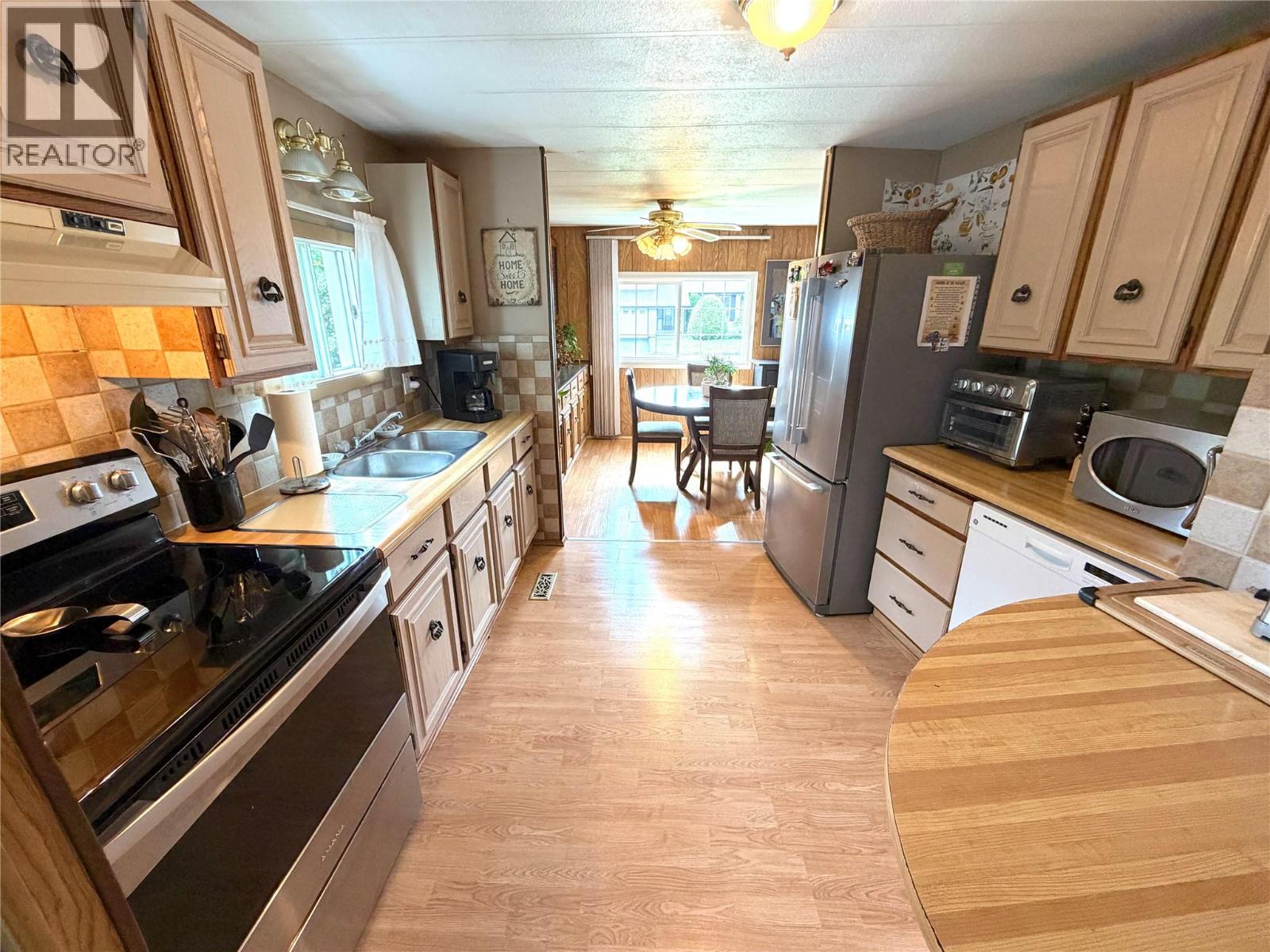 1441 11th Avenue, Fernie, British Columbia  V0B 1M0 - Photo 6 - 10387987