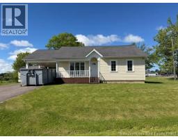 1 Woodland Avenue, Petitcodiac, New Brunswick