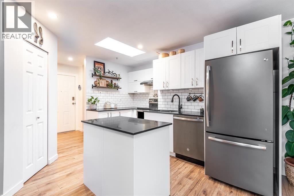 C311 40140 Willow Crescent, Squamish, British Columbia  V8B 0M1 - Photo 3 - R3116325