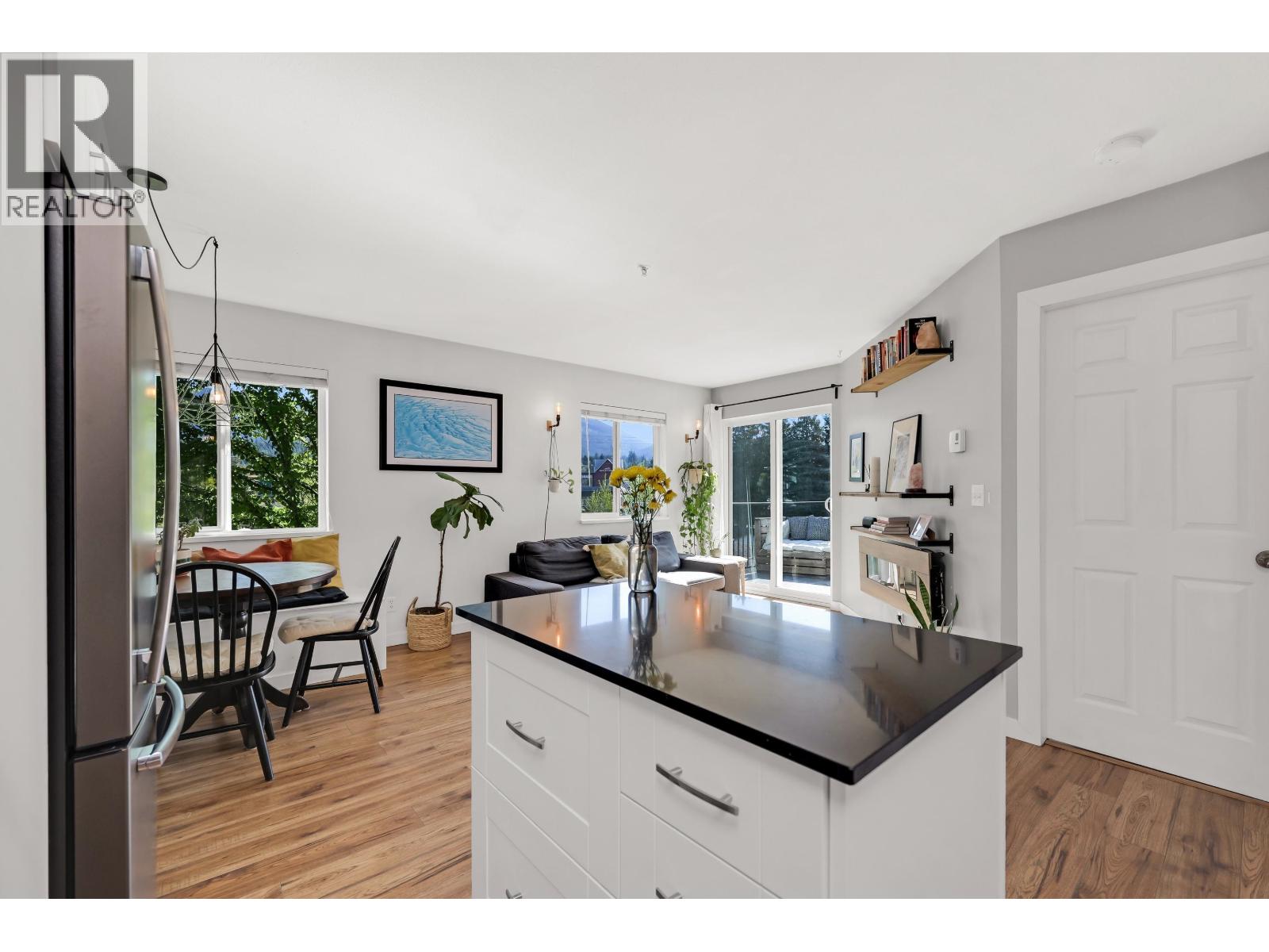 C311 40140 Willow Crescent, Squamish, British Columbia  V8B 0M1 - Photo 5 - R3116325