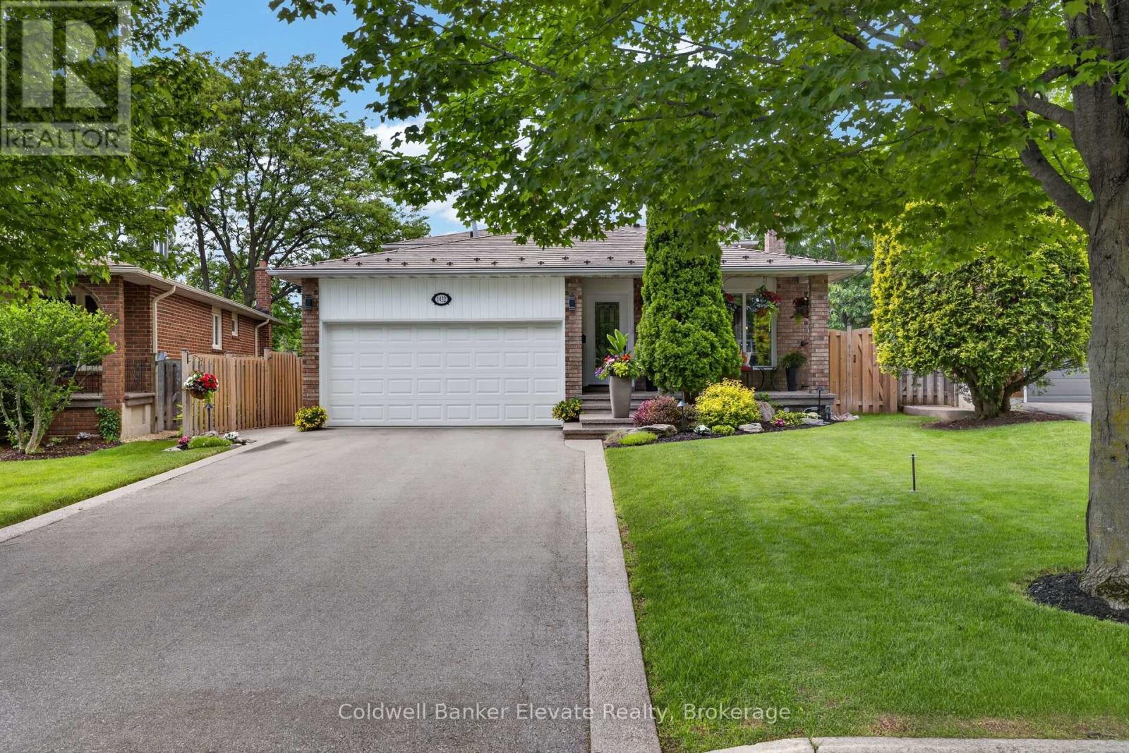 1432 Livingston Road, Oakville, Ontario  L6H 3G4 - Photo 3 - W13431898