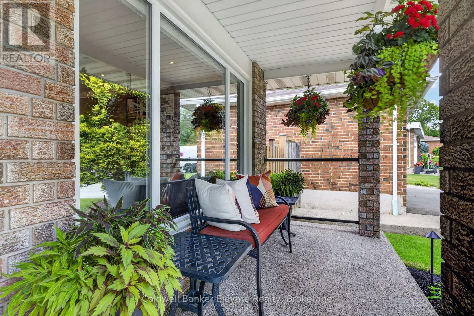 1432 Livingston Road, Oakville, Ontario  L6H 3G4 - Photo 5 - W13431898