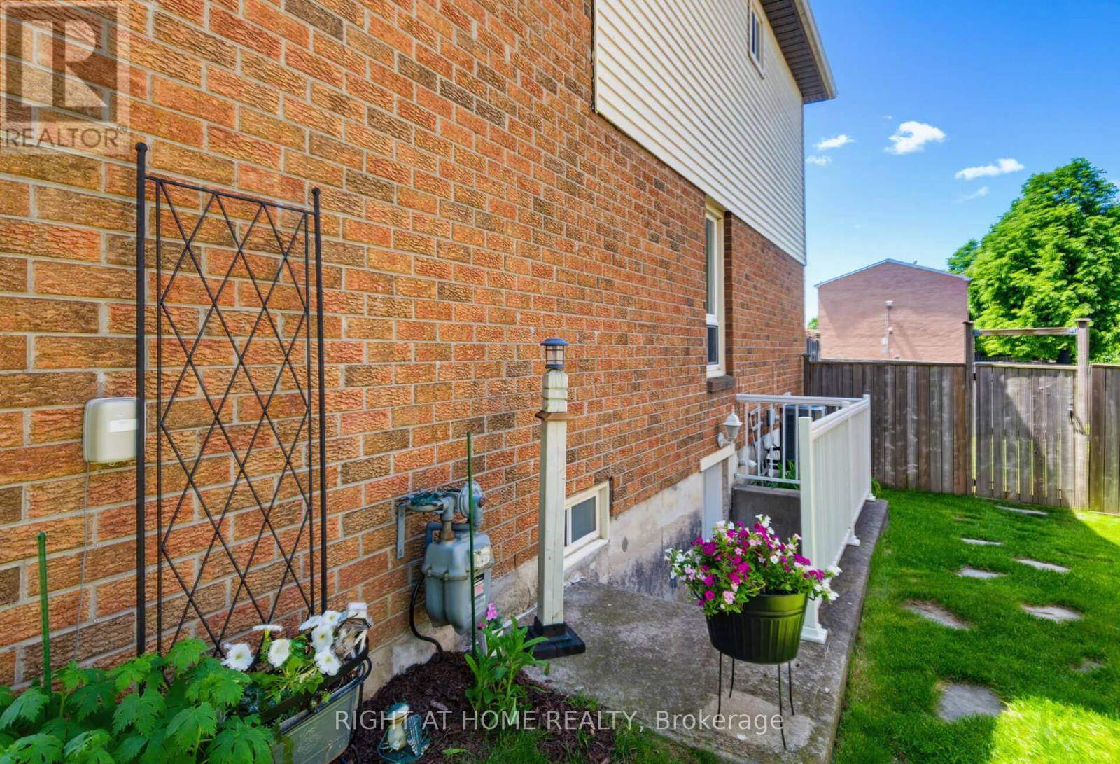 16 Marengo Court S, Brampton, Ontario  L6S 4H6 - Photo 34 - W13431906