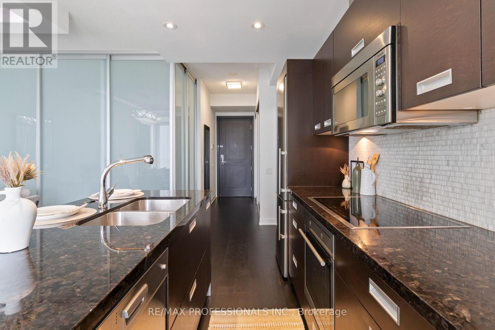 1910 - 90 Park Lawn Road, Toronto, Ontario  M8Y 0B6 - Photo 11 - W13431986