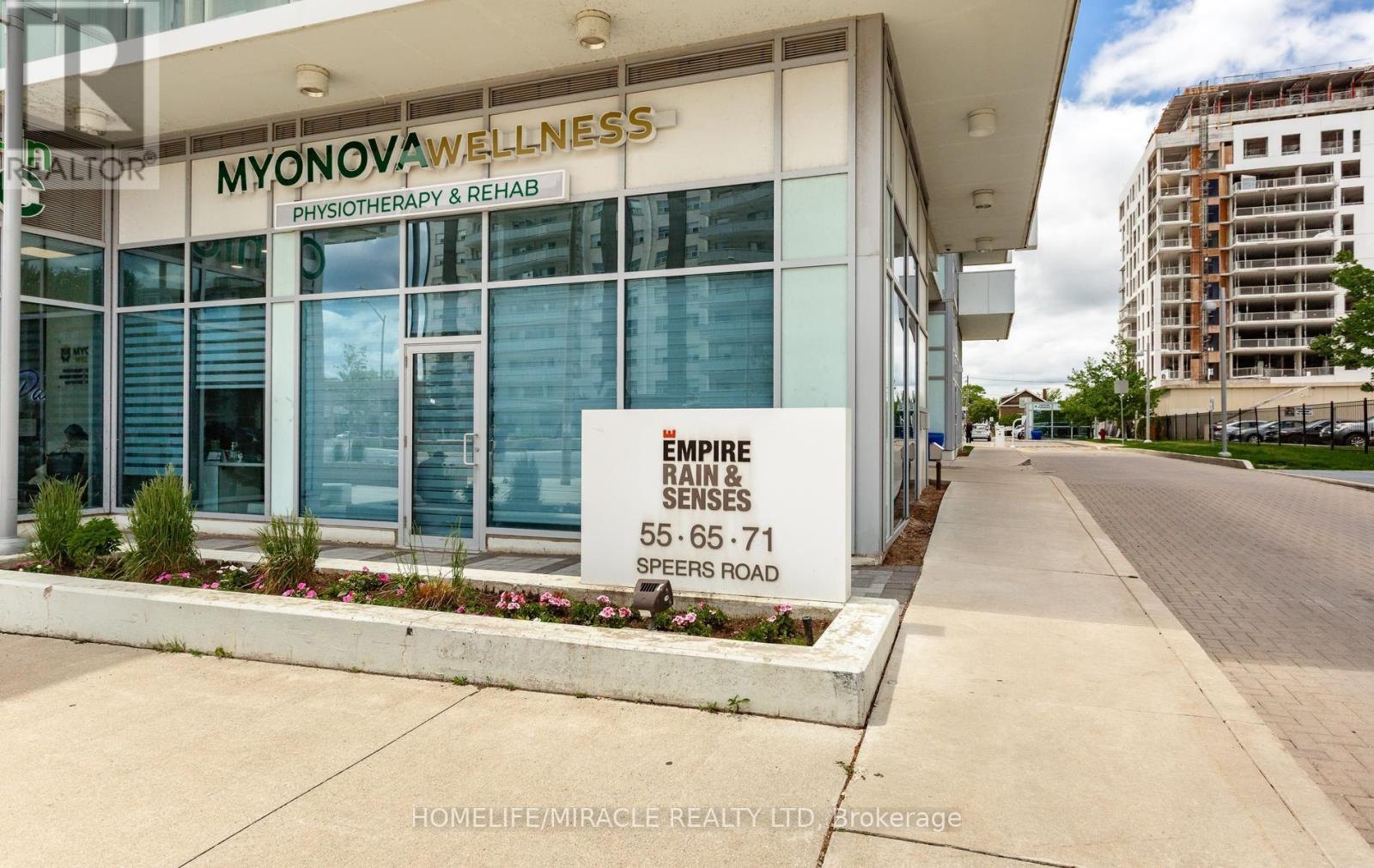 1605 - 55 Speers Road, Oakville, Ontario  L6K 0H9 - Photo 2 - W13432022