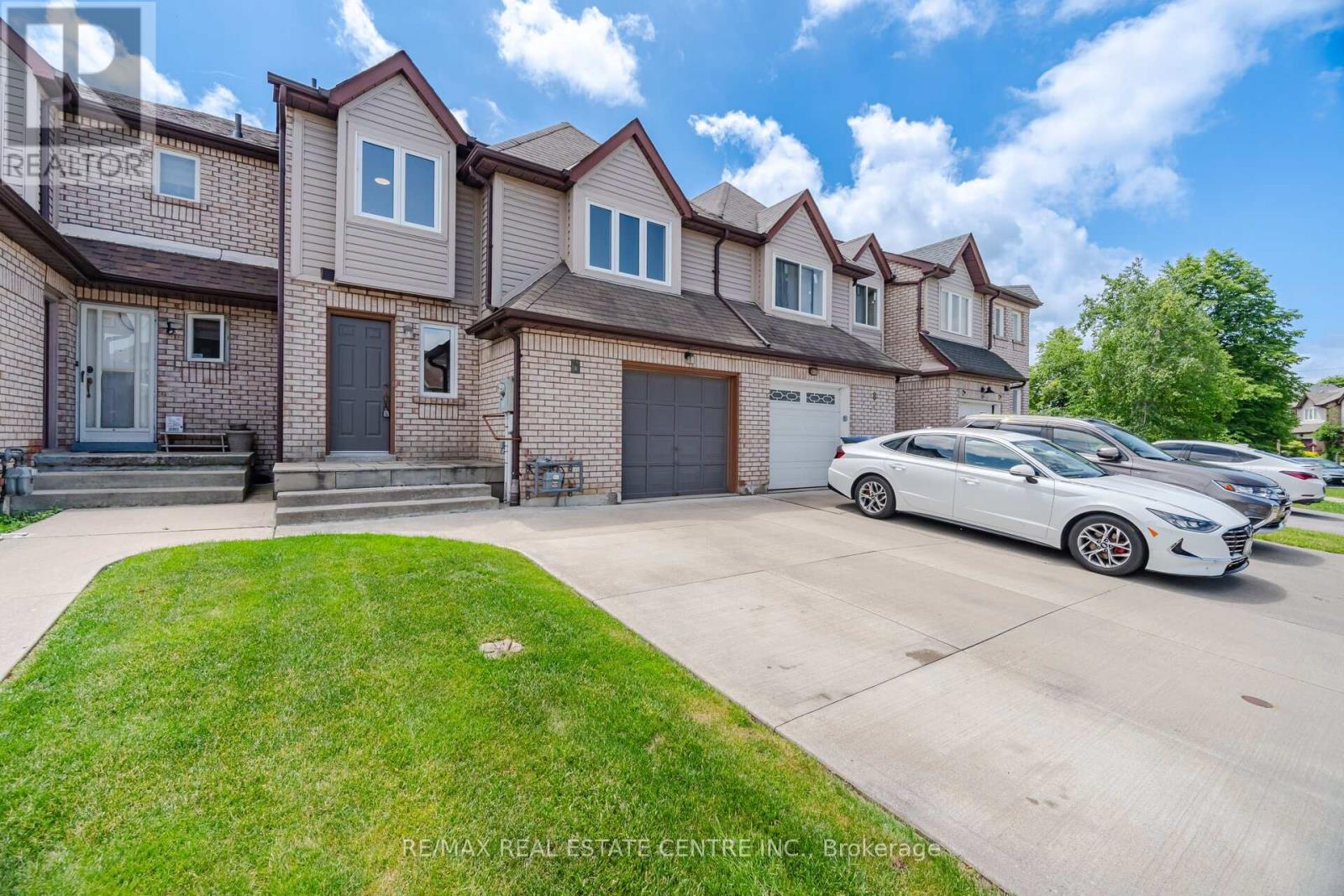 6 Ashbrook Way, Brampton, Ontario  L6Y 4R5 - Photo 2 - W13432088