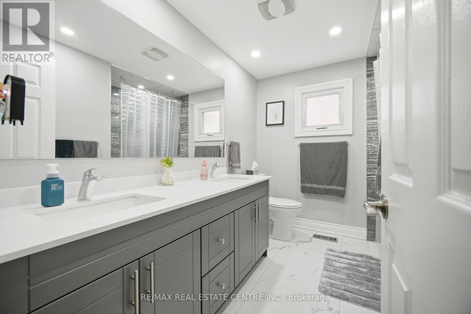 6 Ashbrook Way, Brampton, Ontario  L6Y 4R5 - Photo 37 - W13432088