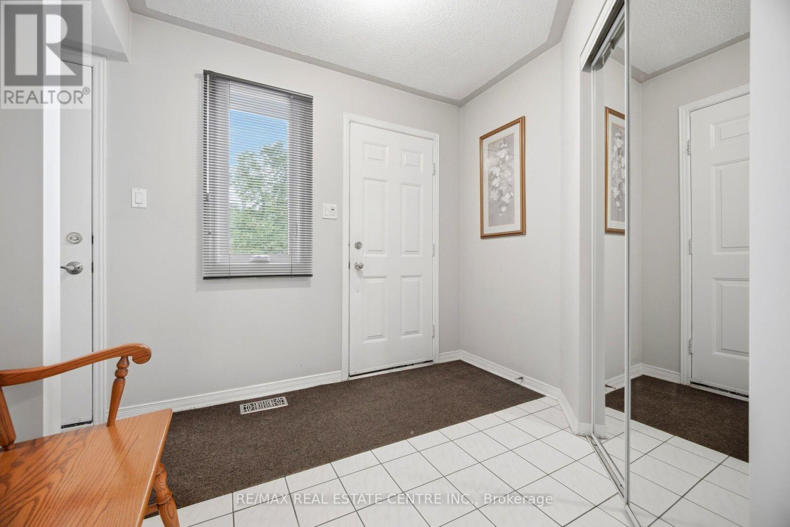 6 Ashbrook Way, Brampton, Ontario  L6Y 4R5 - Photo 6 - W13432088