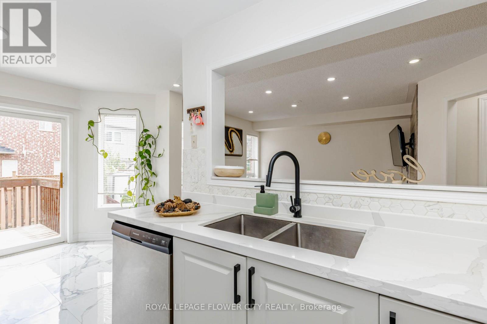 45 Penbridge Circle, Brampton, Ontario  L7A 2R1 - Photo 24 - W13432106