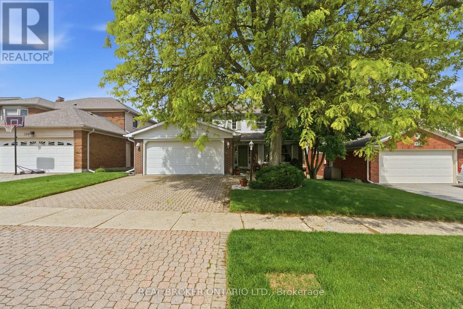 2241 MANSFIELD DRIVE, Burlington, Ontario