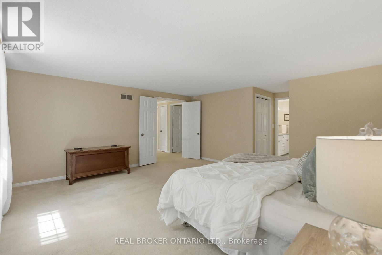 2241 Mansfield Drive, Burlington, Ontario  L7P 3J3 - Photo 27 - W13432112