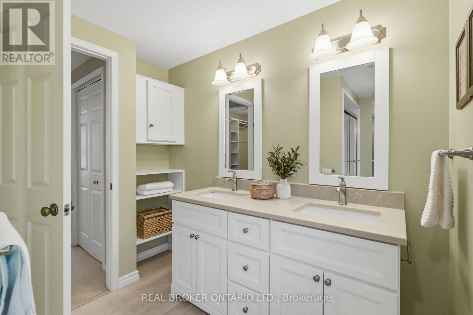 2241 Mansfield Drive, Burlington, Ontario  L7P 3J3 - Photo 32 - W13432112
