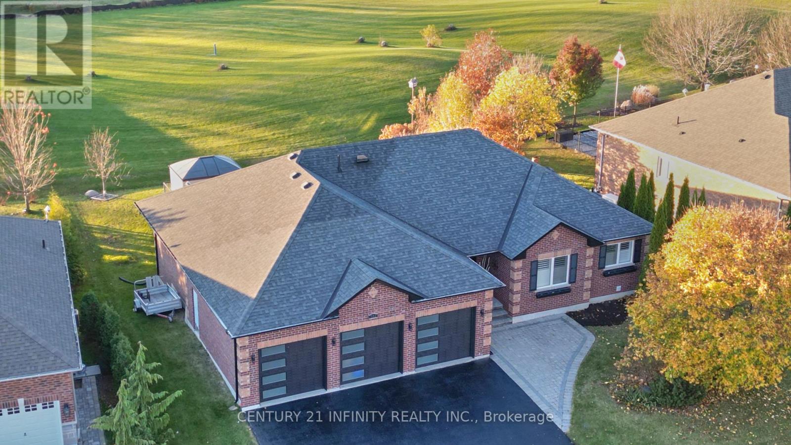 222 Southcrest Drive, Kawartha Lakes, Ontario  L0C 1G0 - Photo 2 - X12909140