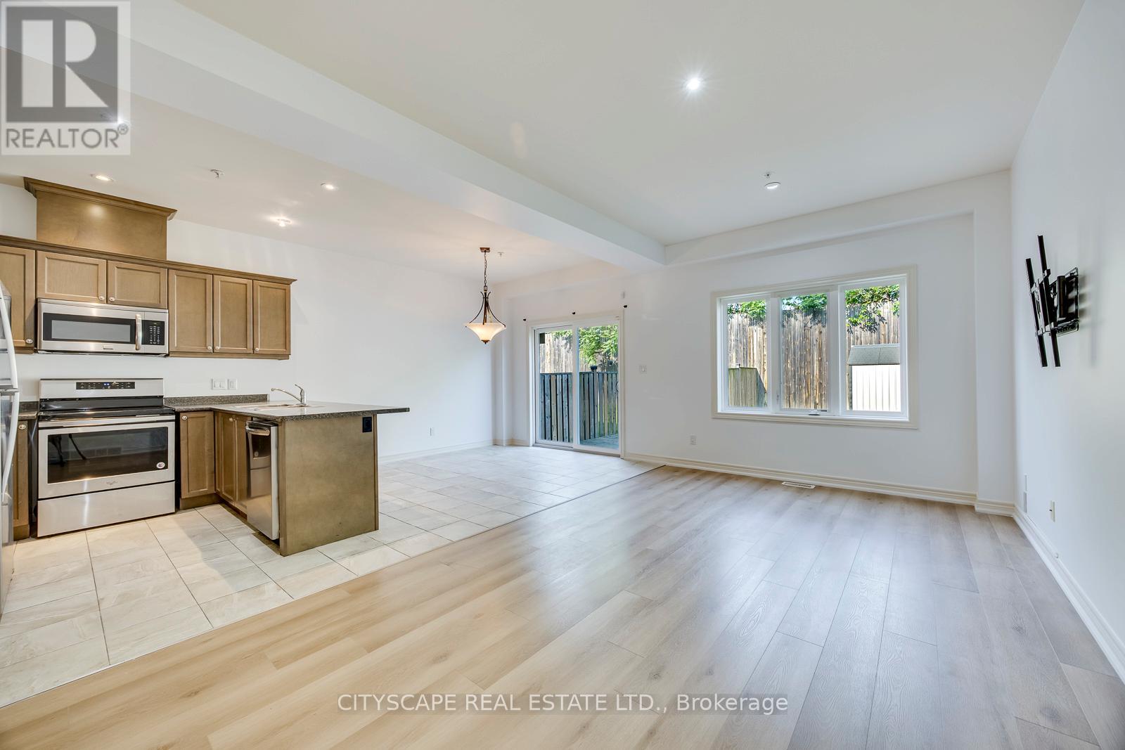 31 Glory Hill Road, St. Catharines, Ontario  L2P 0C7 - Photo 13 - X13432138