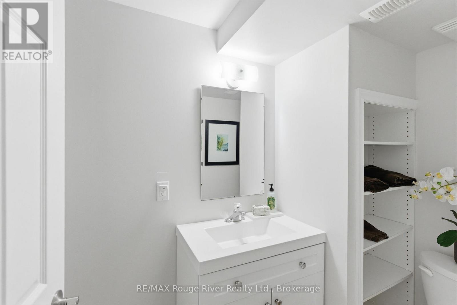 98 Applewood Crescent, Whitby, Ontario  L1N 2E7 - Photo 31 - E13432378