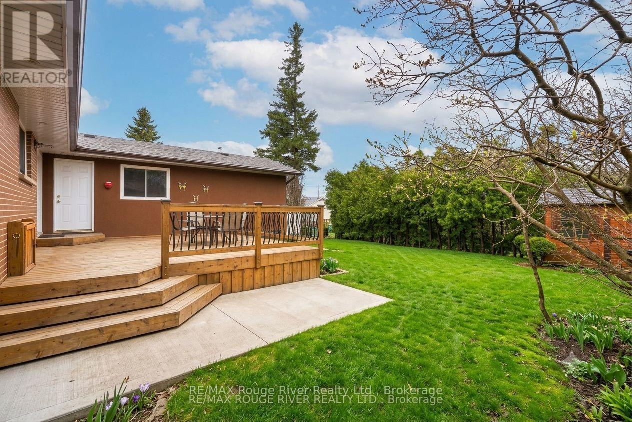 98 Applewood Crescent, Whitby, Ontario  L1N 2E7 - Photo 36 - E13432378