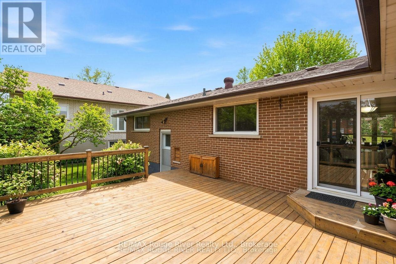 98 Applewood Crescent, Whitby, Ontario  L1N 2E7 - Photo 42 - E13432378