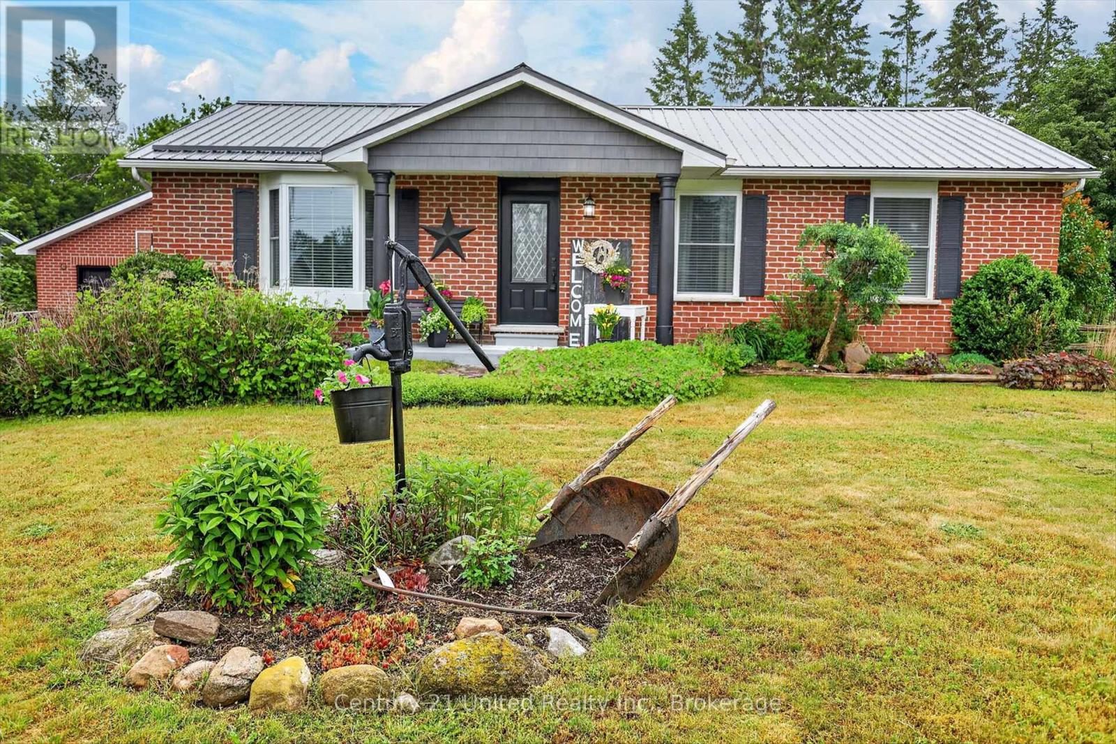 12 Emily Court, Kawartha Lakes, Ontario  K0L 2W0 - Photo 3 - X13432366