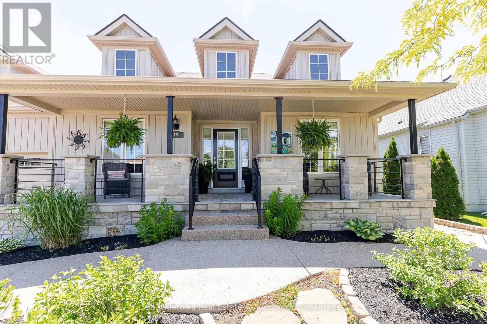 19 - 19 Macpherson Avenue, Huron East, Ontario  N0K 1W0 - Photo 2 - X13432352