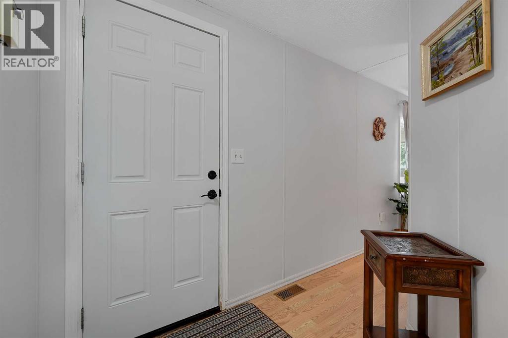 301 Stanley Avenue, Okotoks, Alberta  T1S 1M5 - Photo 17 - A2317165