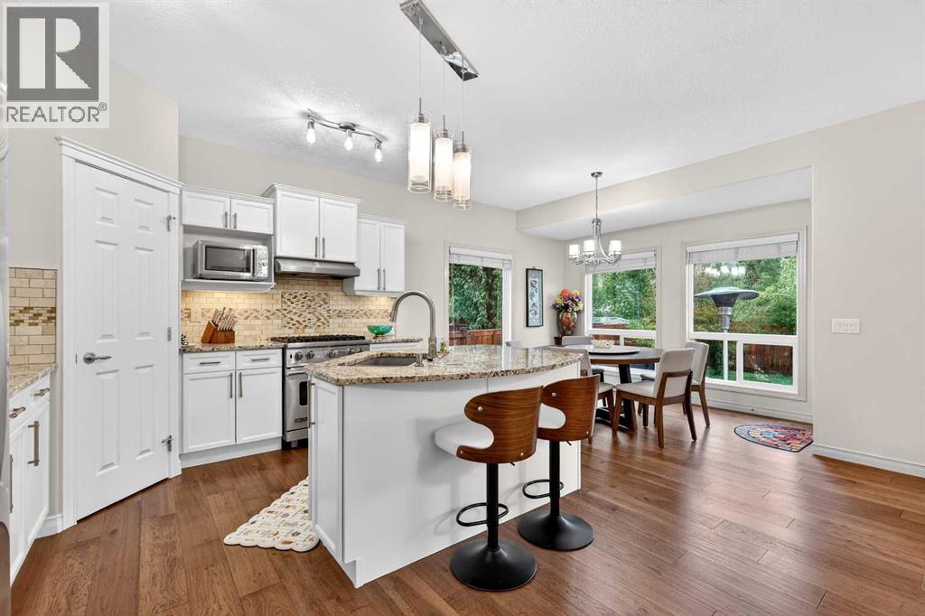 13 Cougar Ridge Circle SW, Calgary, Alberta  T3H 4X6 - Photo 12 - A2317700