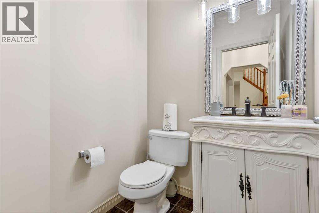 13 Cougar Ridge Circle SW, Calgary, Alberta  T3H 4X6 - Photo 23 - A2317700