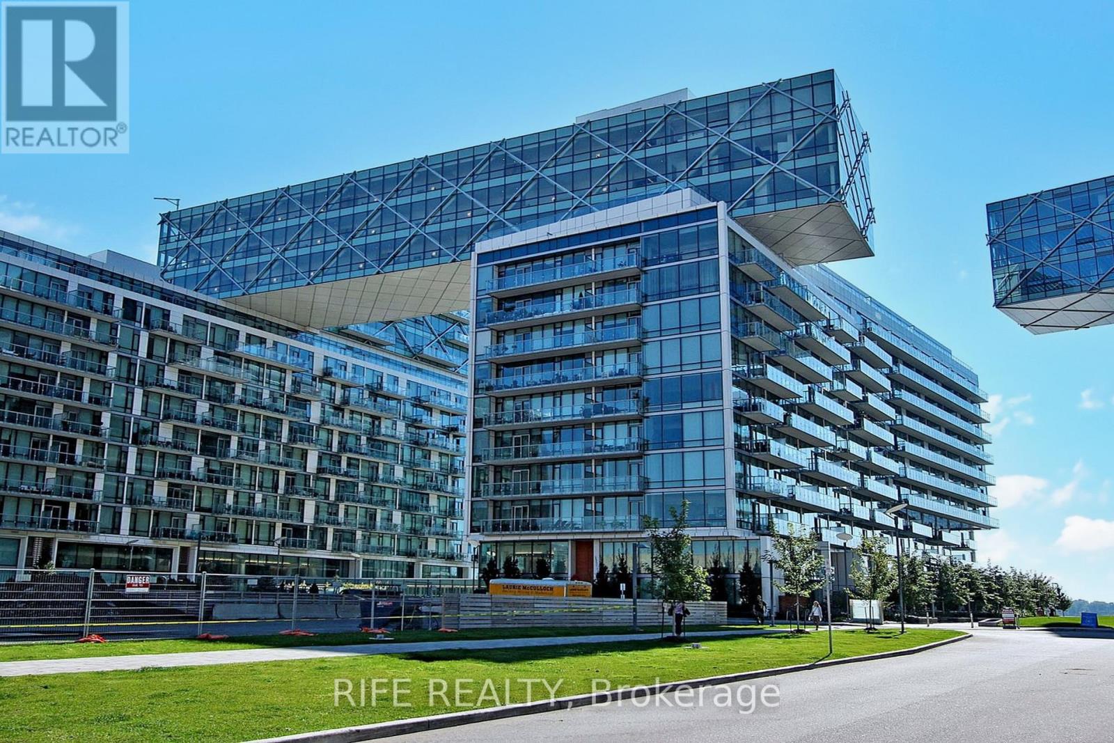 1208 - 39 Queens Quay E, Toronto, Ontario  M5E 0A5 - Photo 45 - C13432292