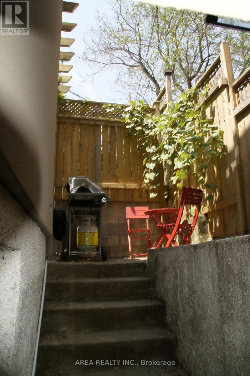 476 Crawford Street, Toronto, Ontario  M6G 3J8 - Photo 9 - C13432306