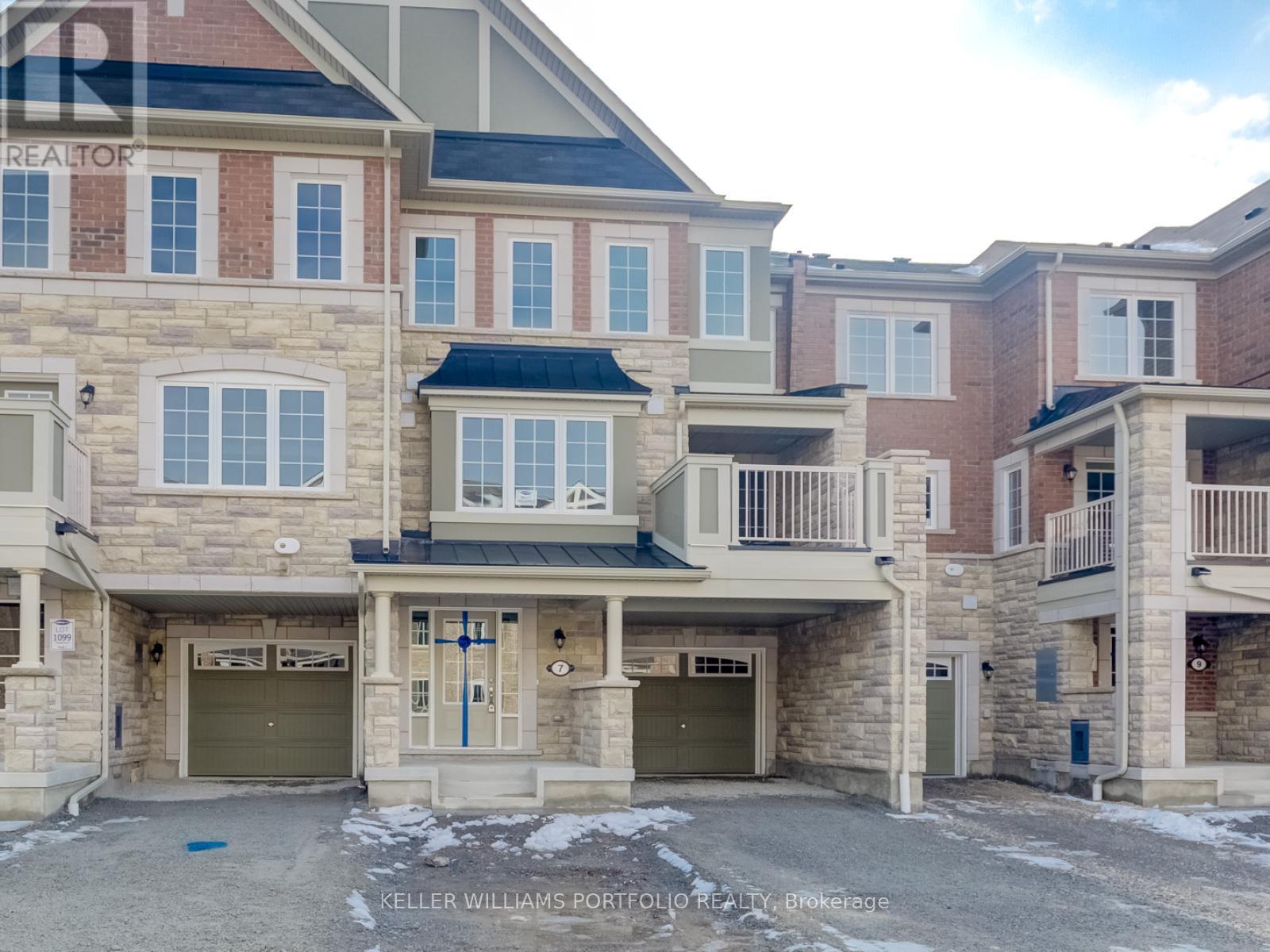 7 BLUEGILL CRESCENT, Whitby, Ontario