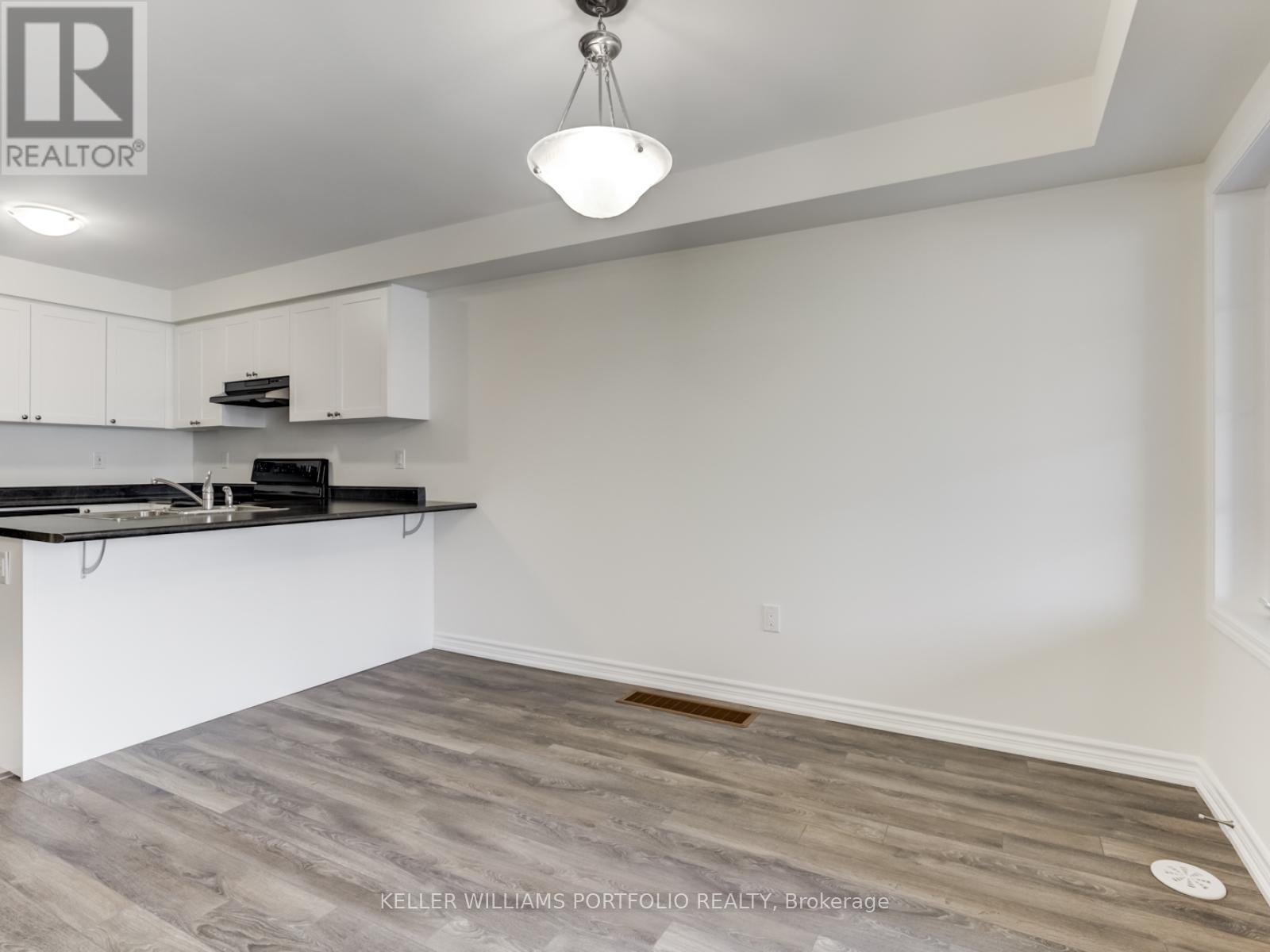 7 Bluegill Crescent, Whitby, Ontario  L1P 0E4 - Photo 10 - E13432204