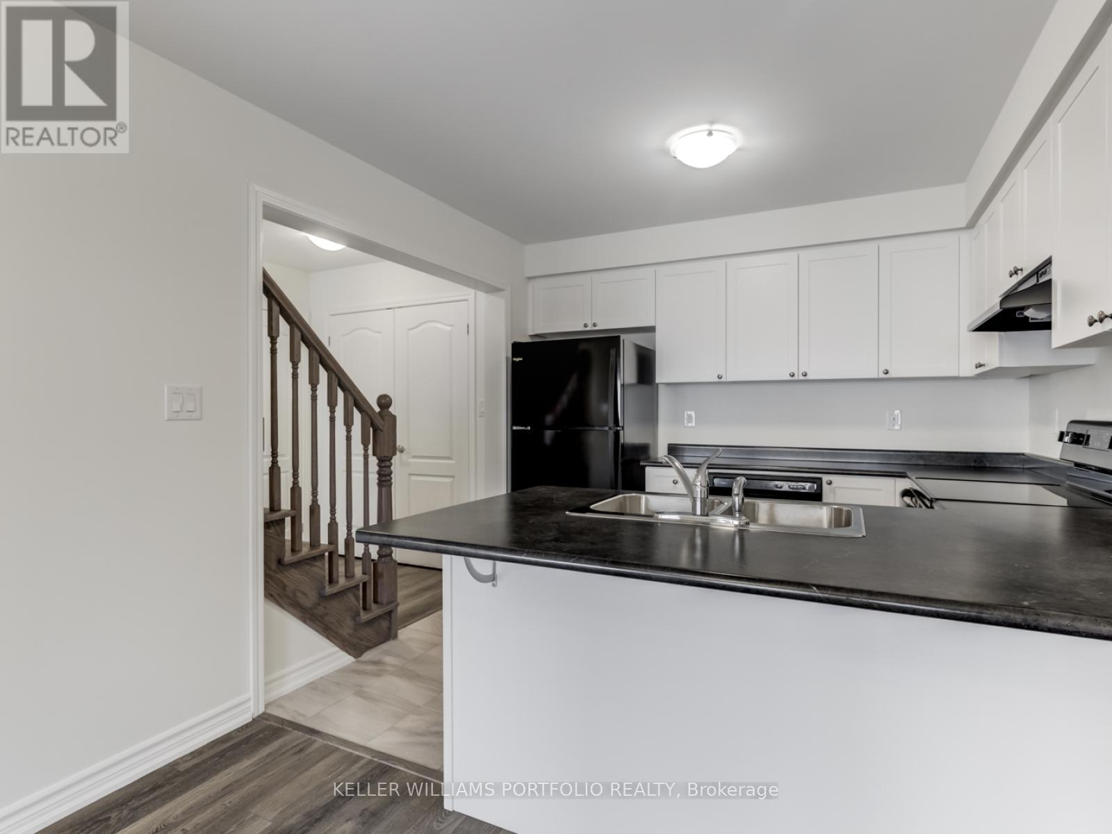 7 Bluegill Crescent, Whitby, Ontario  L1P 0E4 - Photo 13 - E13432204