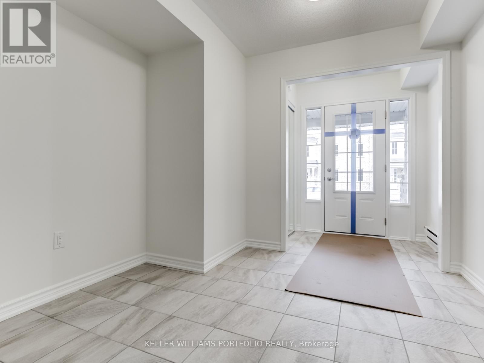 7 Bluegill Crescent, Whitby, Ontario  L1P 0E4 - Photo 4 - E13432204