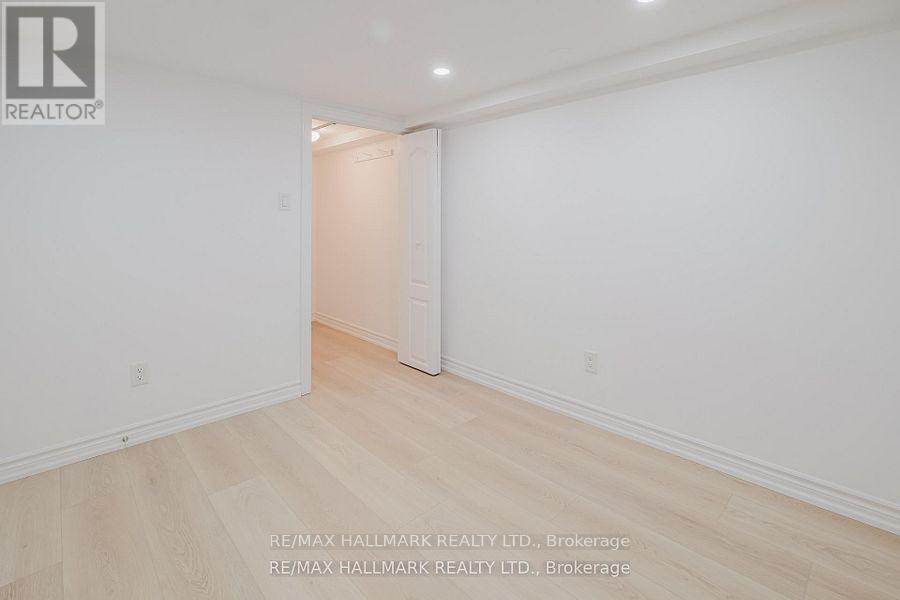 18 Glen Stewart Avenue, Toronto, Ontario  M4E 1P7 - Photo 17 - E13432356