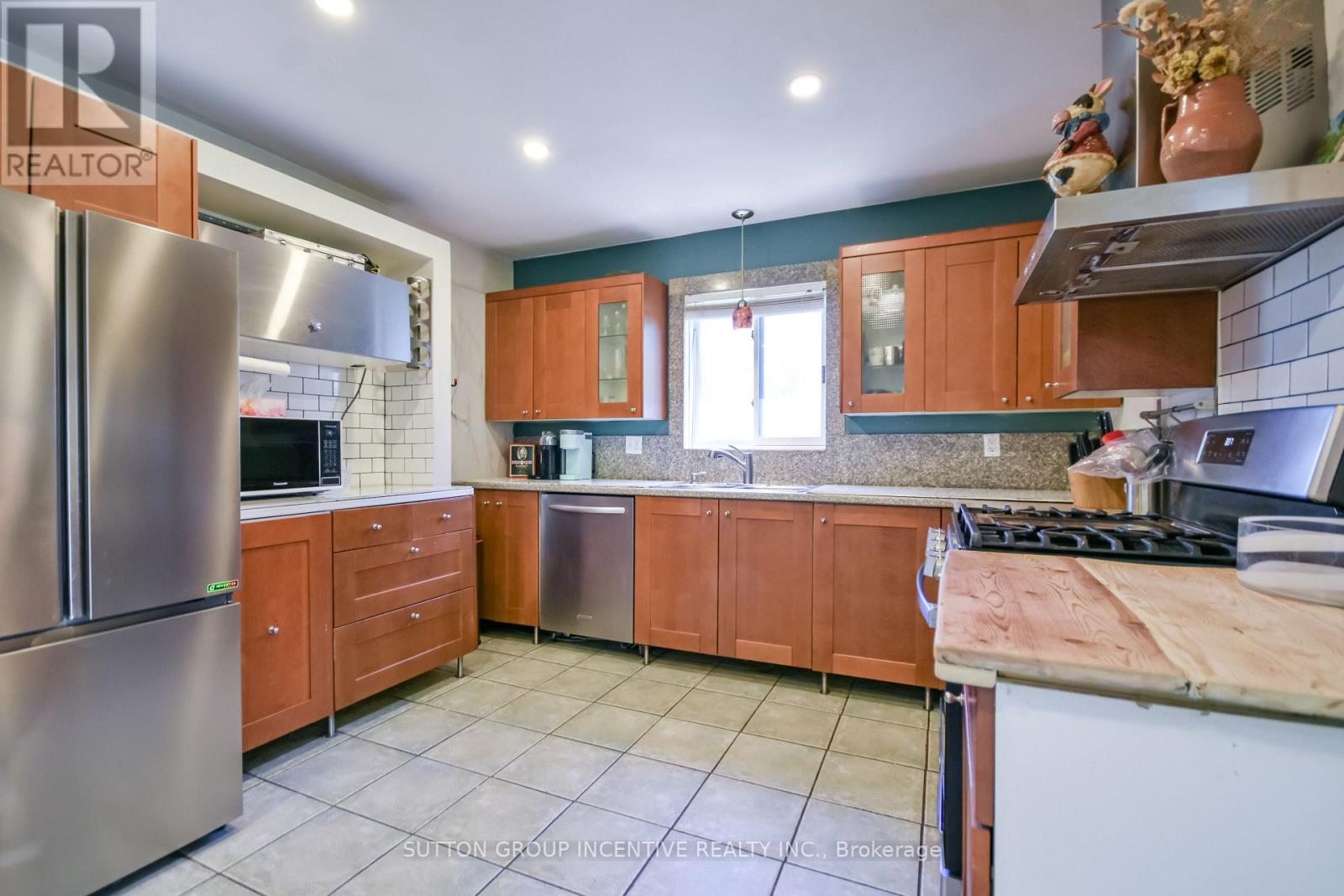 2448 Wallace Avenue, Innisfil, Ontario  L9S 2G5 - Photo 8 - N13214388