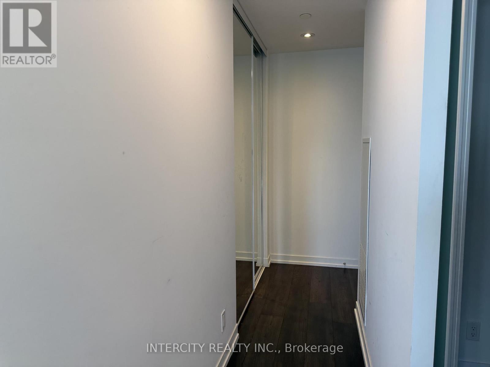 5509 - 5 Buttermill Avenue, Vaughan, Ontario  L4K 0J5 - Photo 3 - N13432250