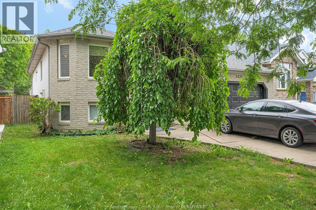 3438 Treeline Court, Windsor, Ontario  N8R 2K3 - Photo 2 - 26013789