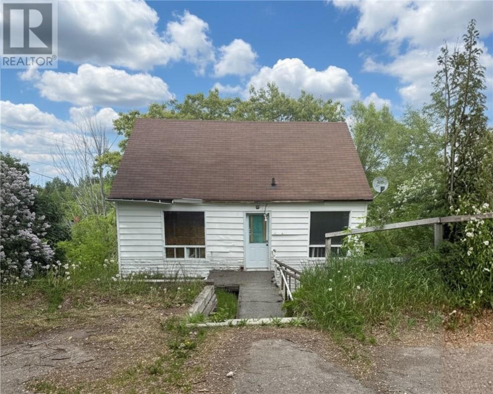 6 Bloor Street, Sudbury, Ontario  P3C 2K2 - Photo 1 - 2128466