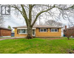 28 HIGHLAND DRIVE, Wallaceburg, Ontario
