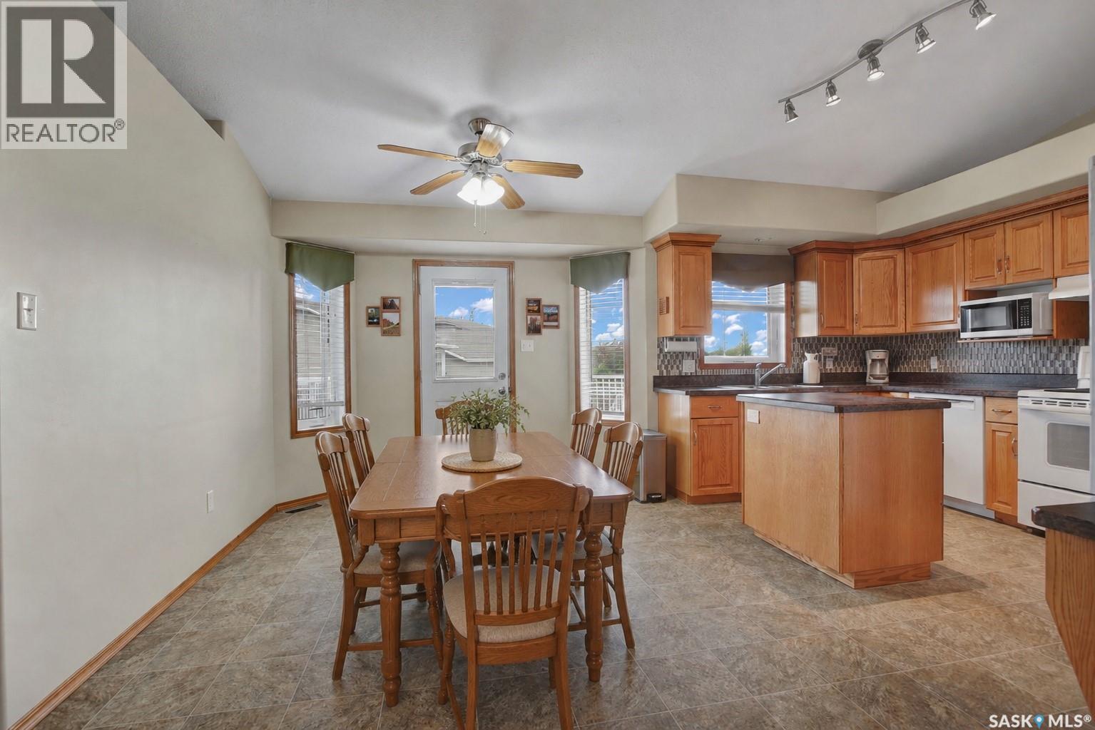 702 Grabowski Crescent, Warman, Saskatchewan  S0K 4S0 - Photo 5 - SK038604