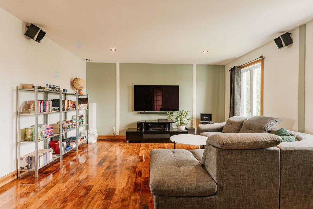 158 Rue Girard Saint-Gédéon Quebec Canada G0W2P0 4