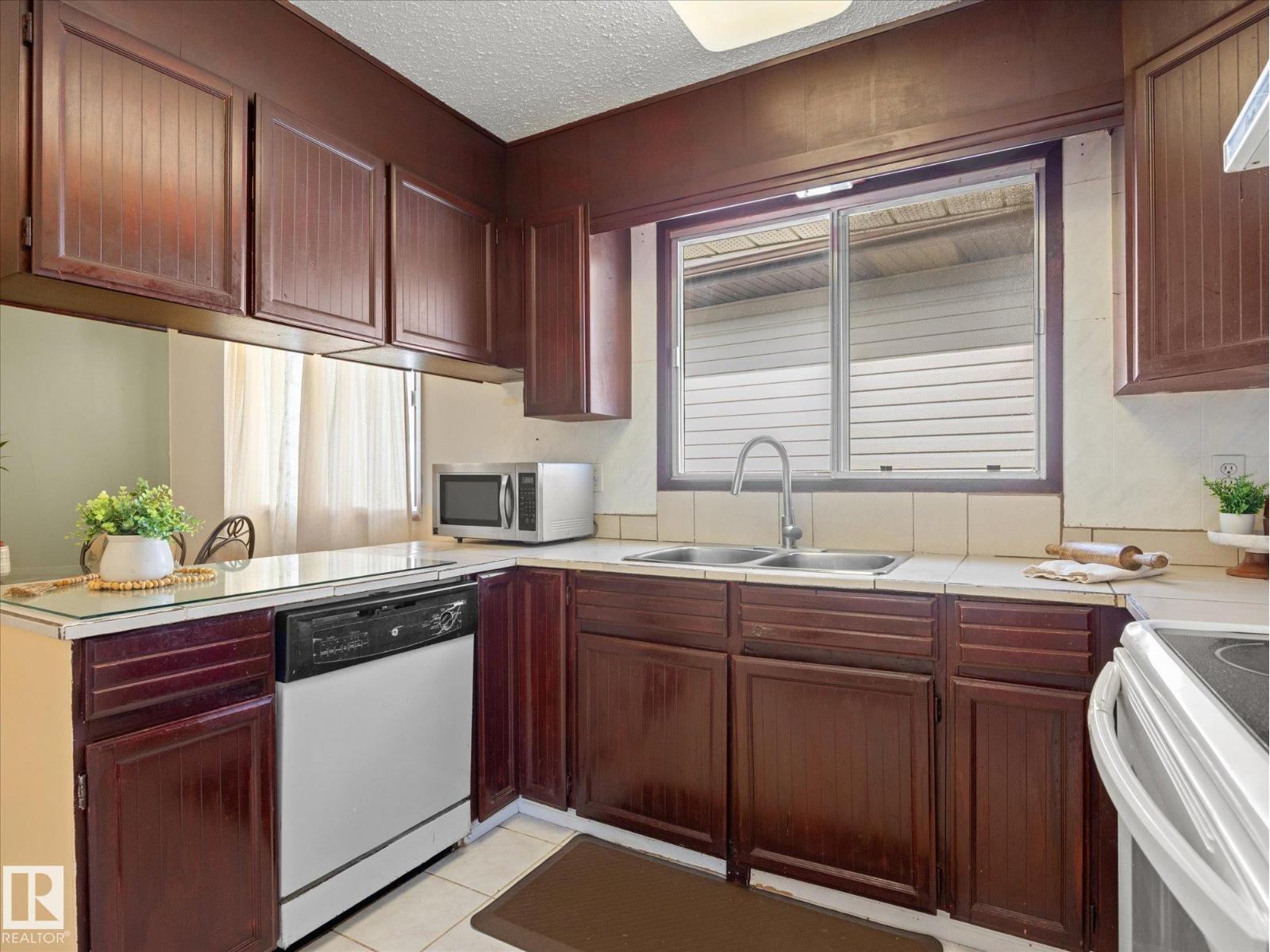 11408 165 Av NW, Edmonton, Alberta  T5X 3W6 - Photo 14 - E4493061